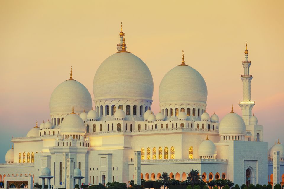 Sheikh Zayed Grand Mosque: Abu Dhabi's Majestic Symbol of Unity