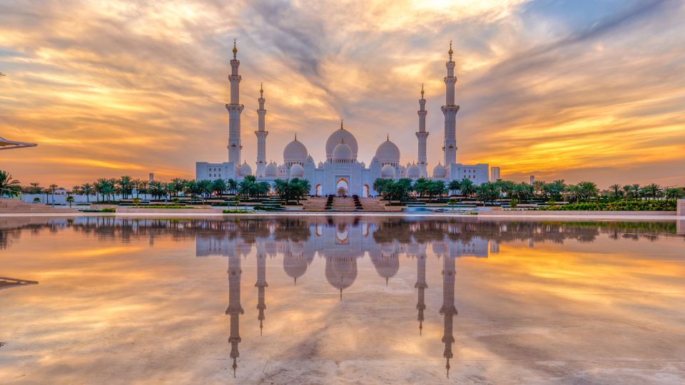 Sheikh Zayed Grand Mosque: Abu Dhabi's Majestic Symbol of Unity